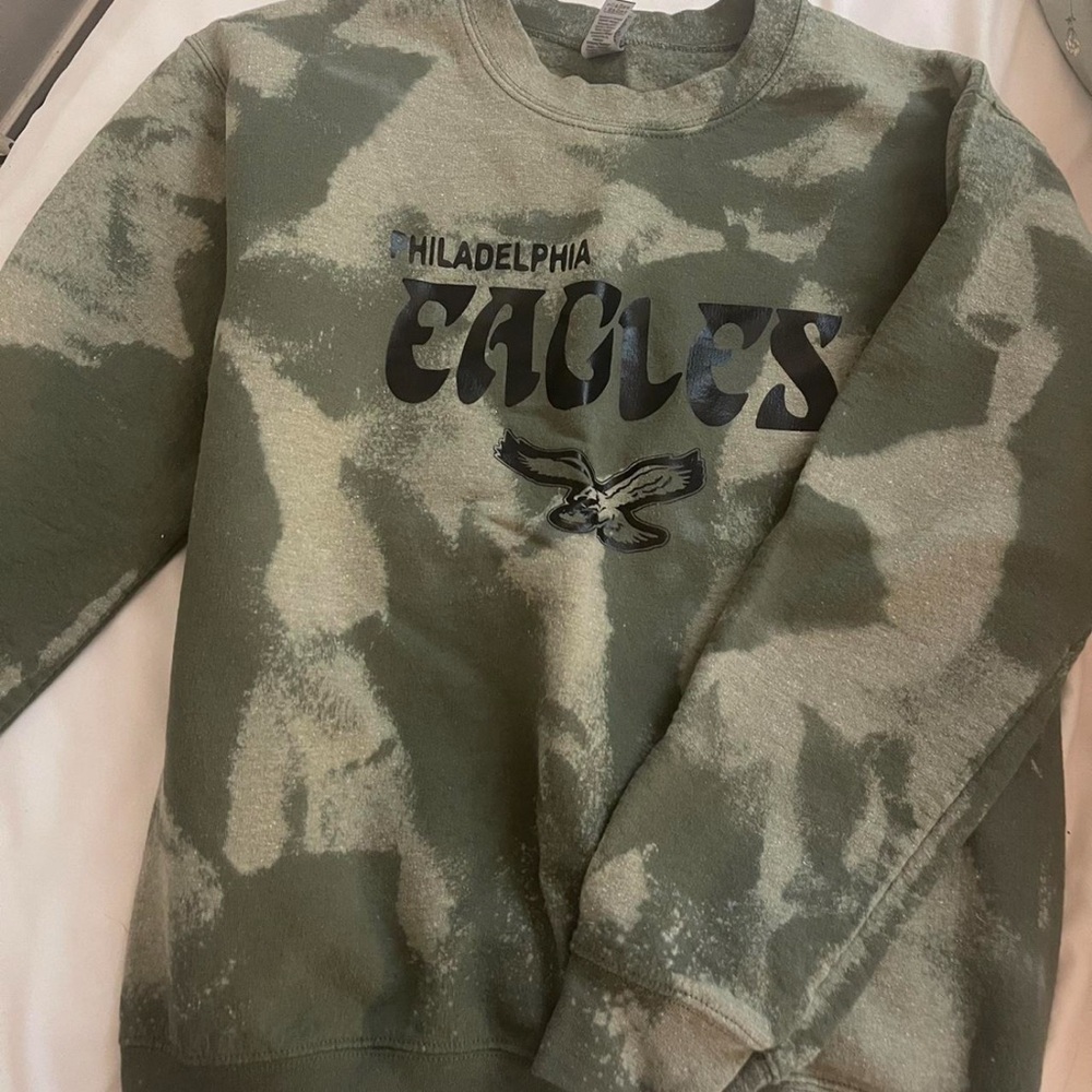 Gildan Green and Black Crew Neck Sweater